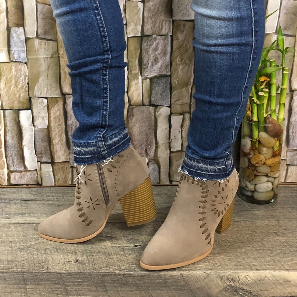 ARIDER BOHEMIAN STITCH STYLE ANKLE